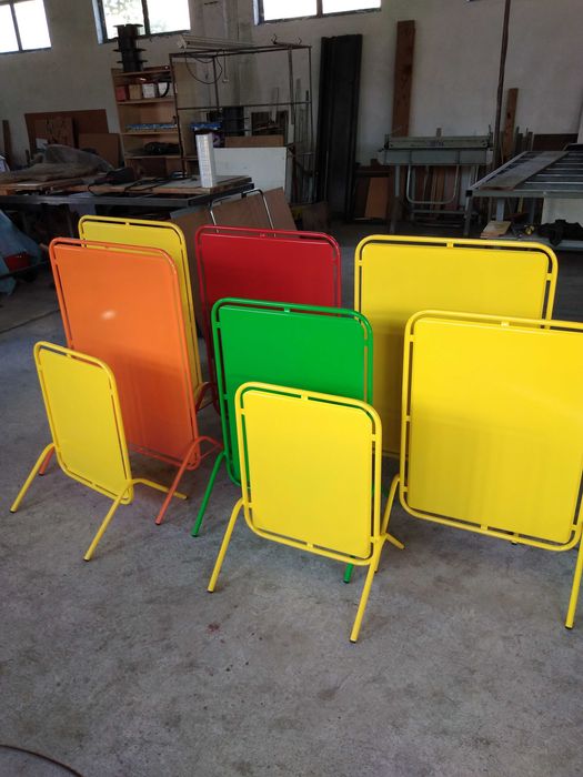 Метална табела тротоарна