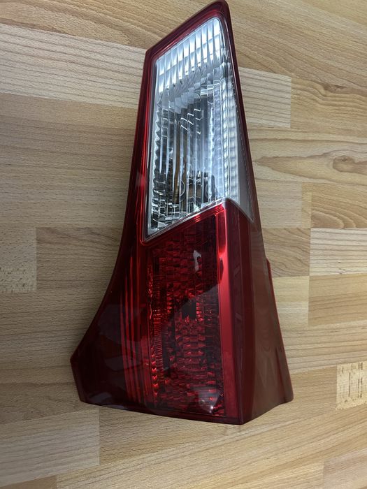 Рав 4 40 кузовк задний фонарь