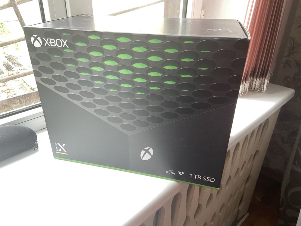 Xbox series x с 90 играми (Cyberpank,Ea Fc24)и другие