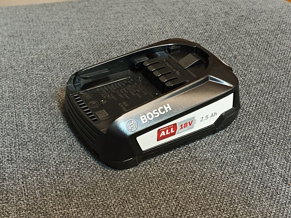 BoschLi-Ion,18V,2.5Ah, nou, original-Ungaria.