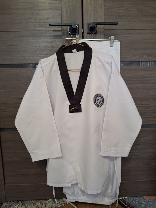 Кимоно для Тхэквондо на возраст 11-14 лет, б/у