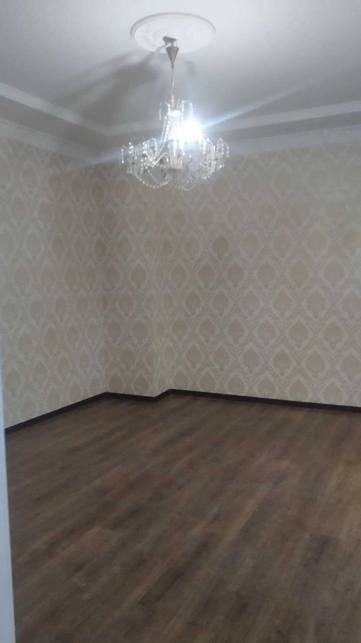 Chorsu 2sotixlik hovli kelishib sotiladi