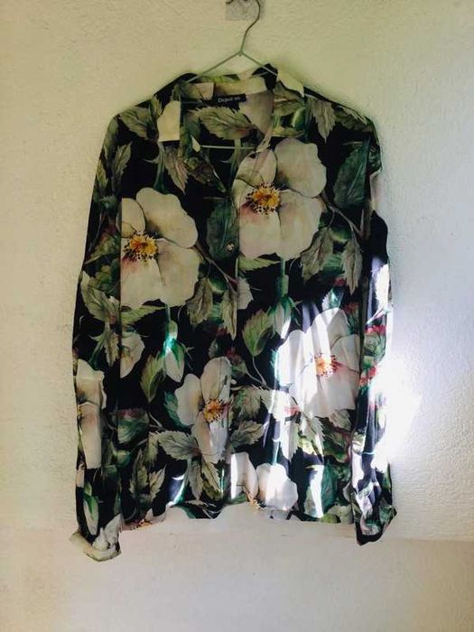 Camasă cu imprimeu floral – stilul perfect pentru primăvară!