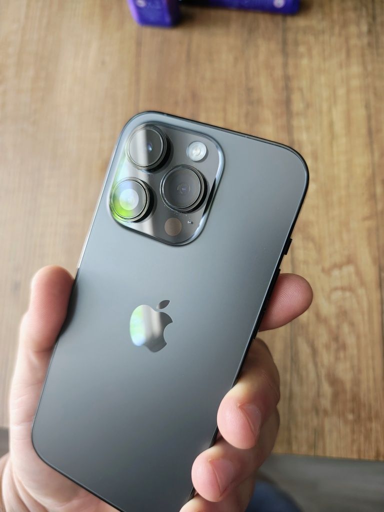 Продавам Iphone 14 pro 256 GB