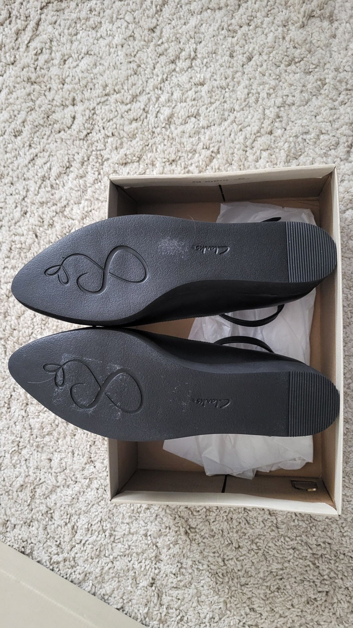 Нови CLARKS ест. кожа