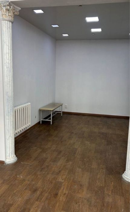 Продается коммерческое помещение, первая линия Чиланзар, торг центр