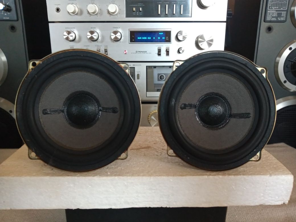 Set Difuzoare Mid/Bass Grundig. 6 ohms, 15 watts, 13 cm. Impecabile.