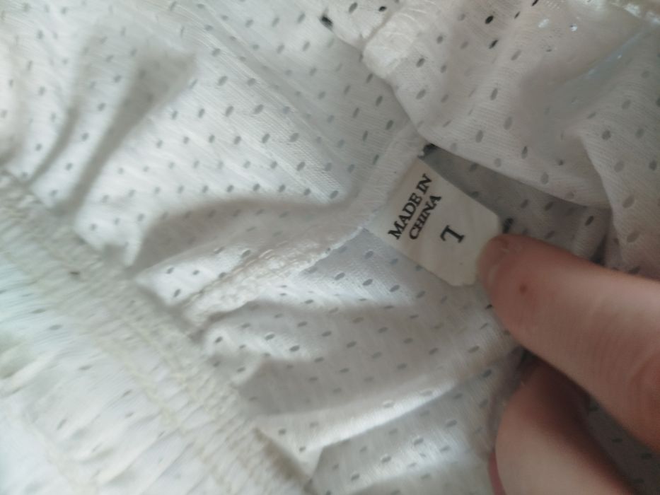 Pantaloni scurți albi