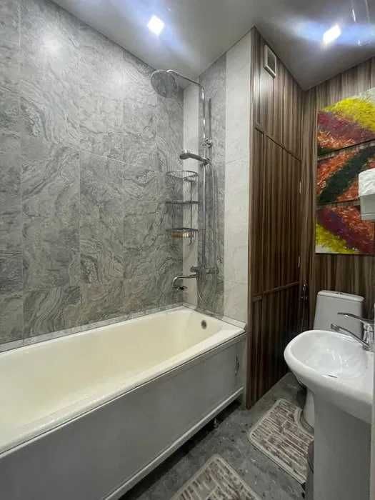 Кадешева • Рынок Кадышева • 3-комн • 67м² • этаж 3/4 • [336-MAL30]