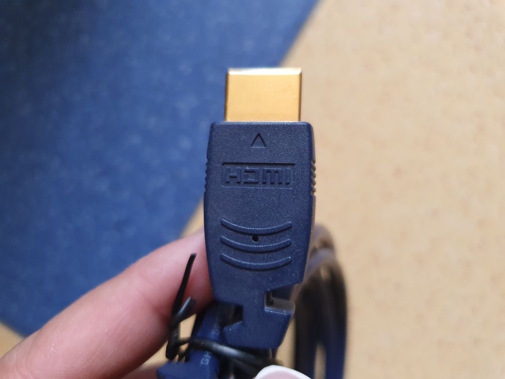 Cablu, marca Radio Shack, si cablu HDMI, nefolosit