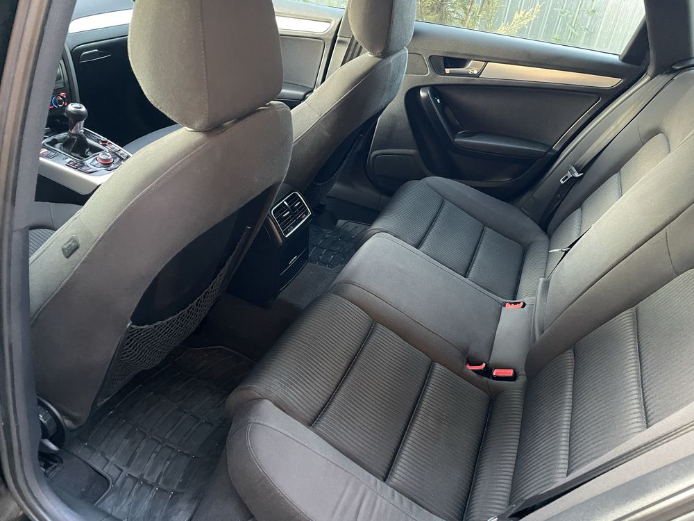 Audi A4 B8 2.0 TDI 143 cp S-line **BANG & OLUFSEN**