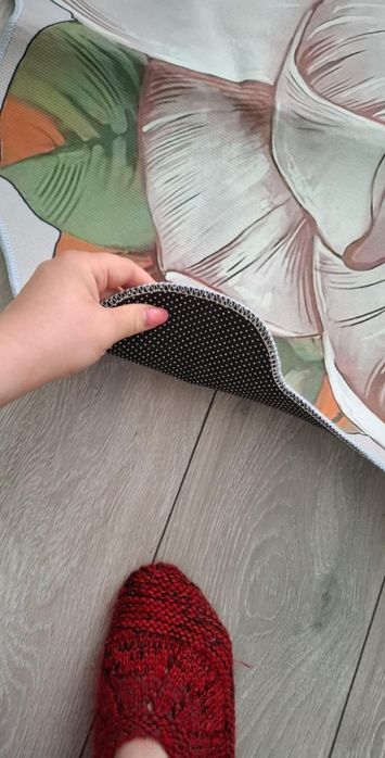 Продавам килим...