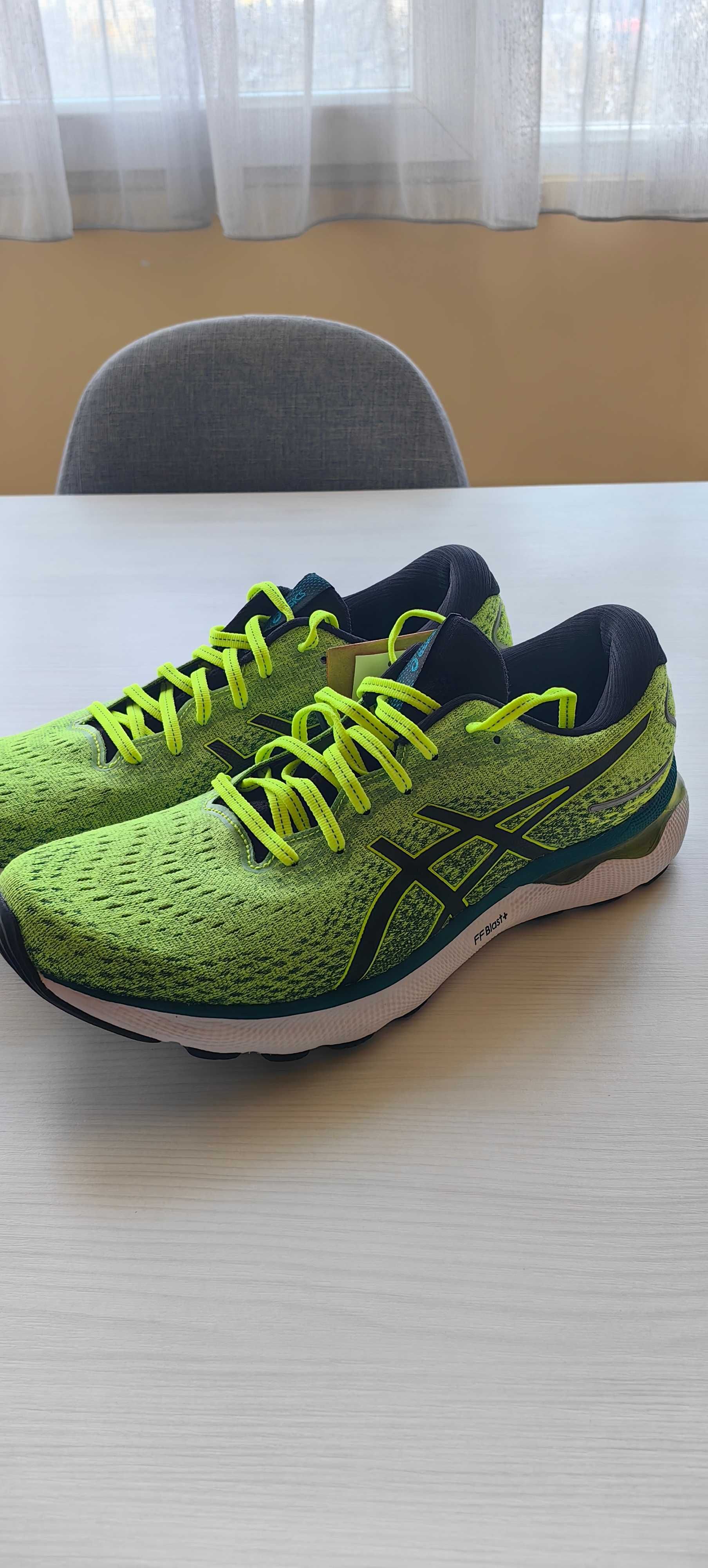 Asics Nimbus 24 .