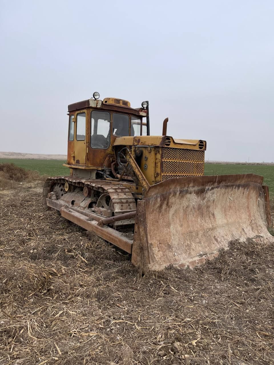 Buldozer Бульдозер сотилади