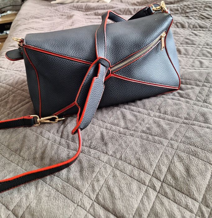 Продавам дамска чанта