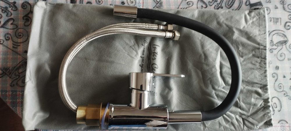 Смесител за кухня с гъвкава лебетка