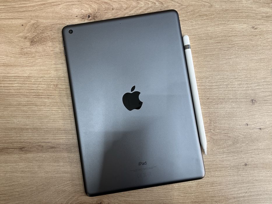 Apple IPad 9th Gen. 64GB + Apple Pencil Перфектен