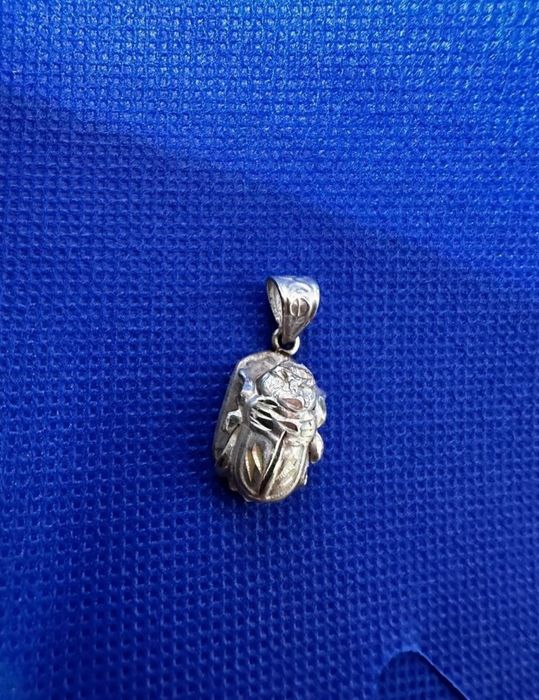 Pandantiv scarabeu din argint – vintage, unisex