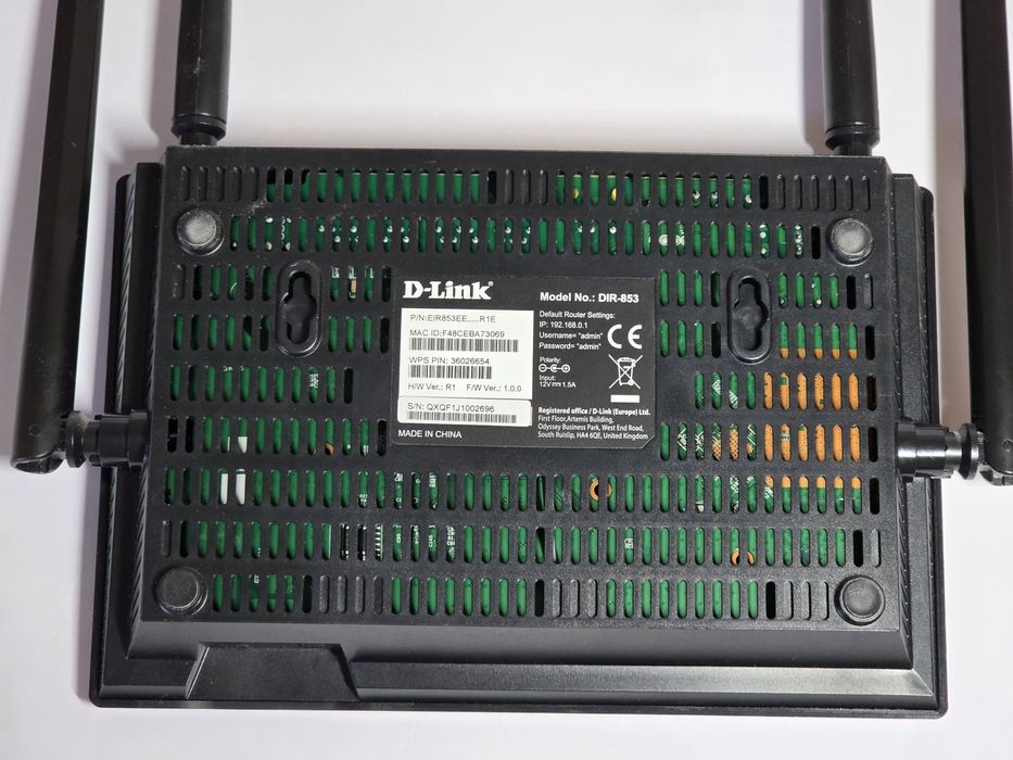 Рутер D-Link DIR-853