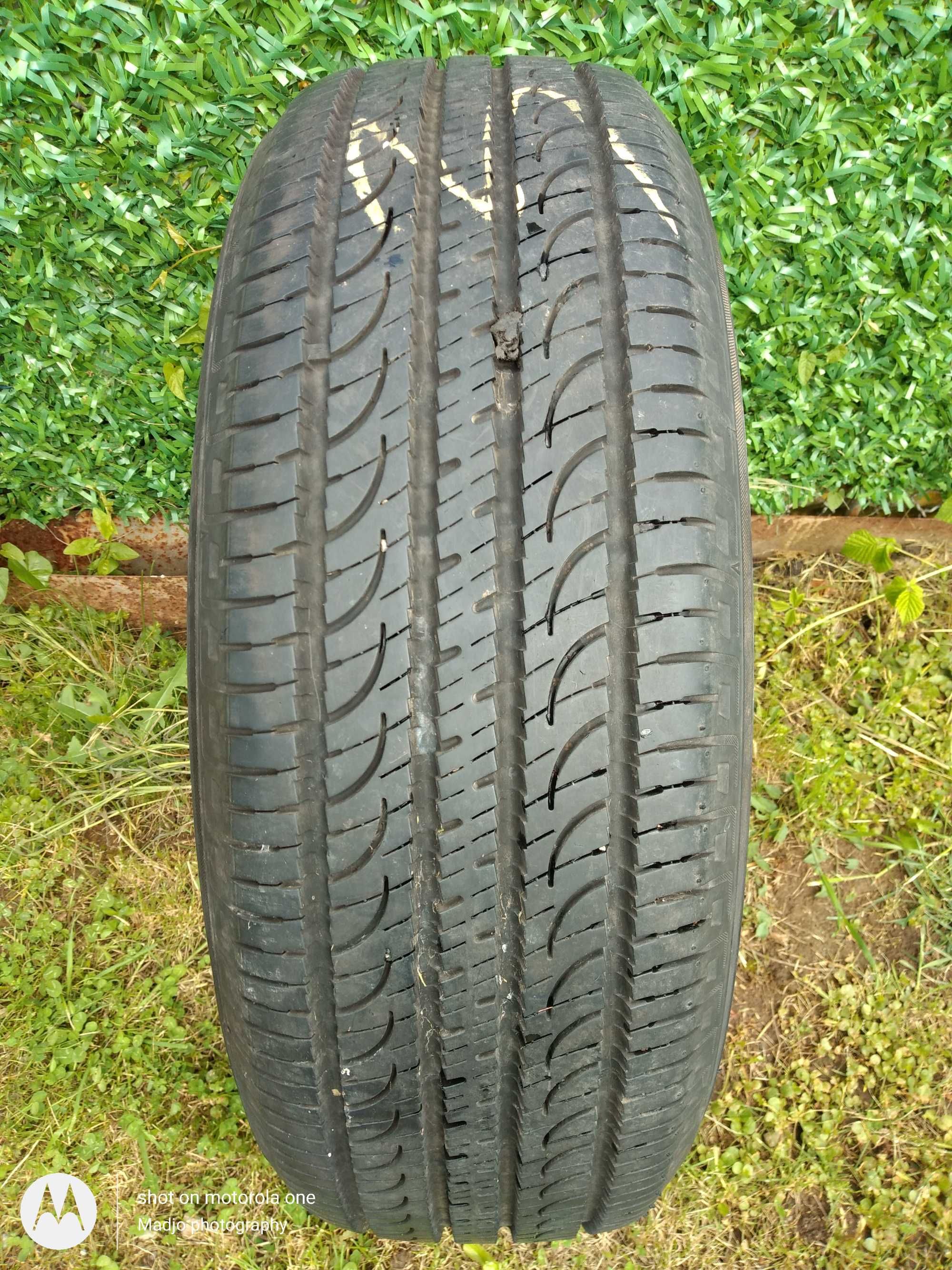 1 бр. лятна Yokohama Geolandar BluEarth 225 60 R18 100H DOT2718 7 мм.