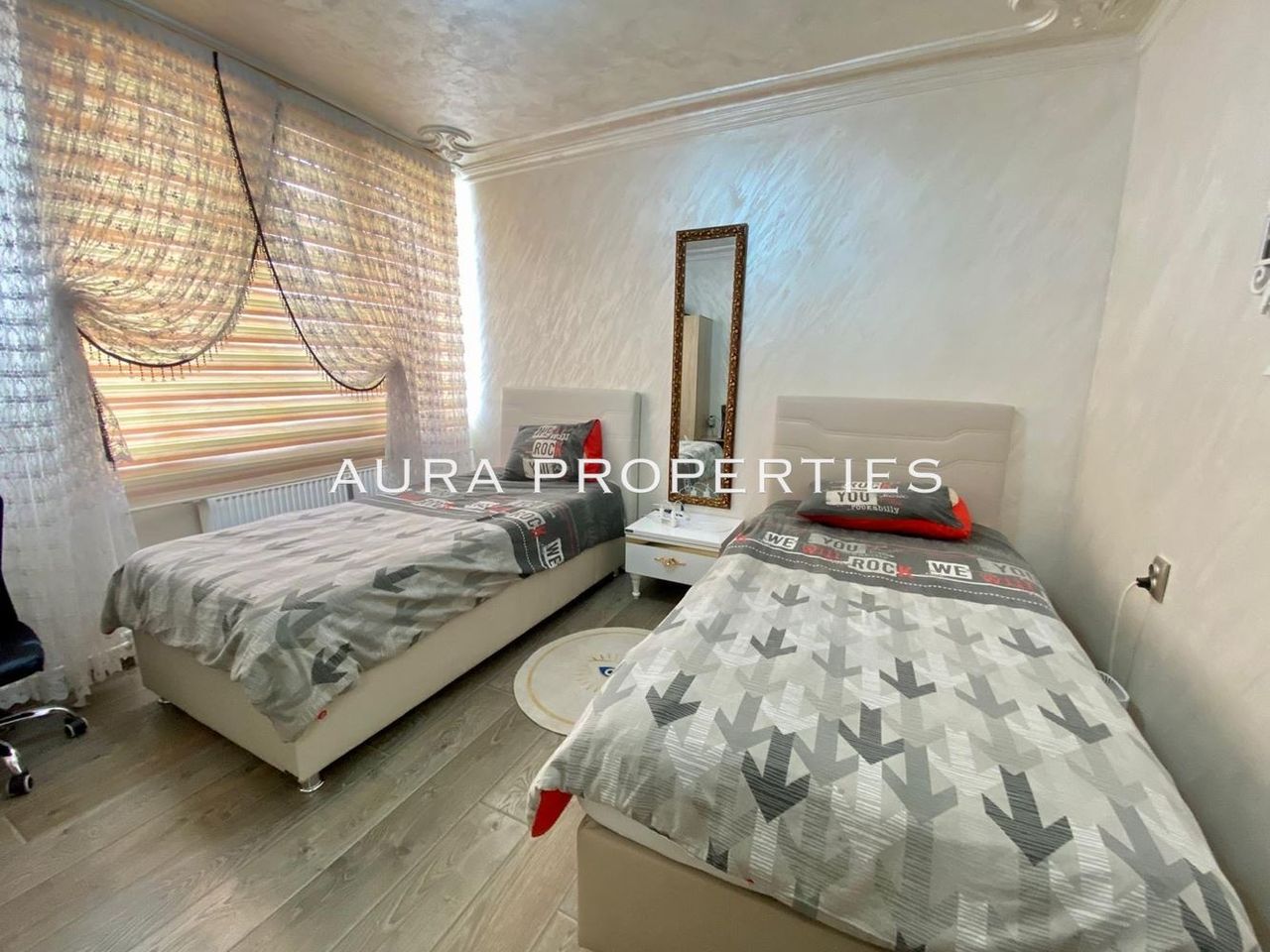 Продава се Тристаен апартамент в Разград, Васил Левски - 100 кв.м за 1326 €/кв.м - Снимка #10