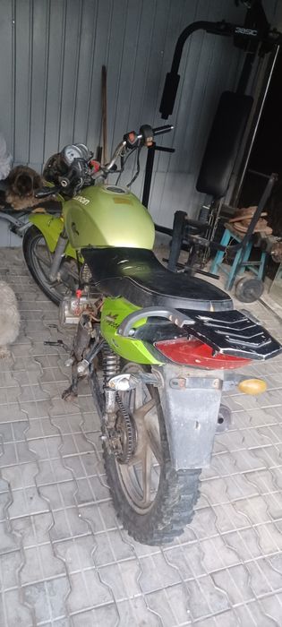 Motocicleta motor 125 în 4 timpi