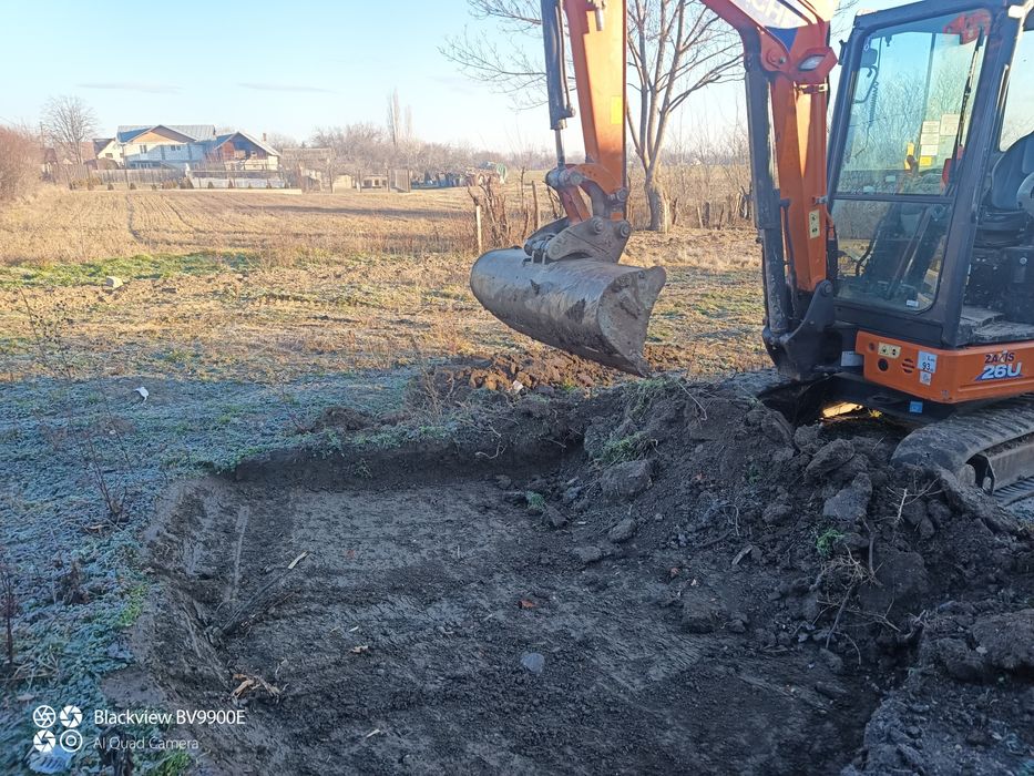 De închiriat mini excavator, buldoexcavator,camion,