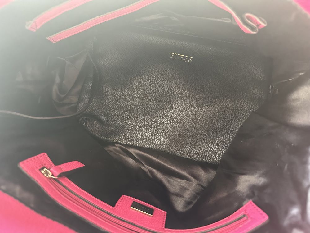 Дамска чанта Guess нова, розово-цикламена