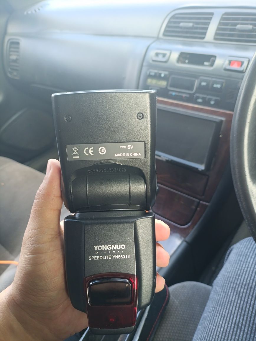 Продам Вспышку Yn560III