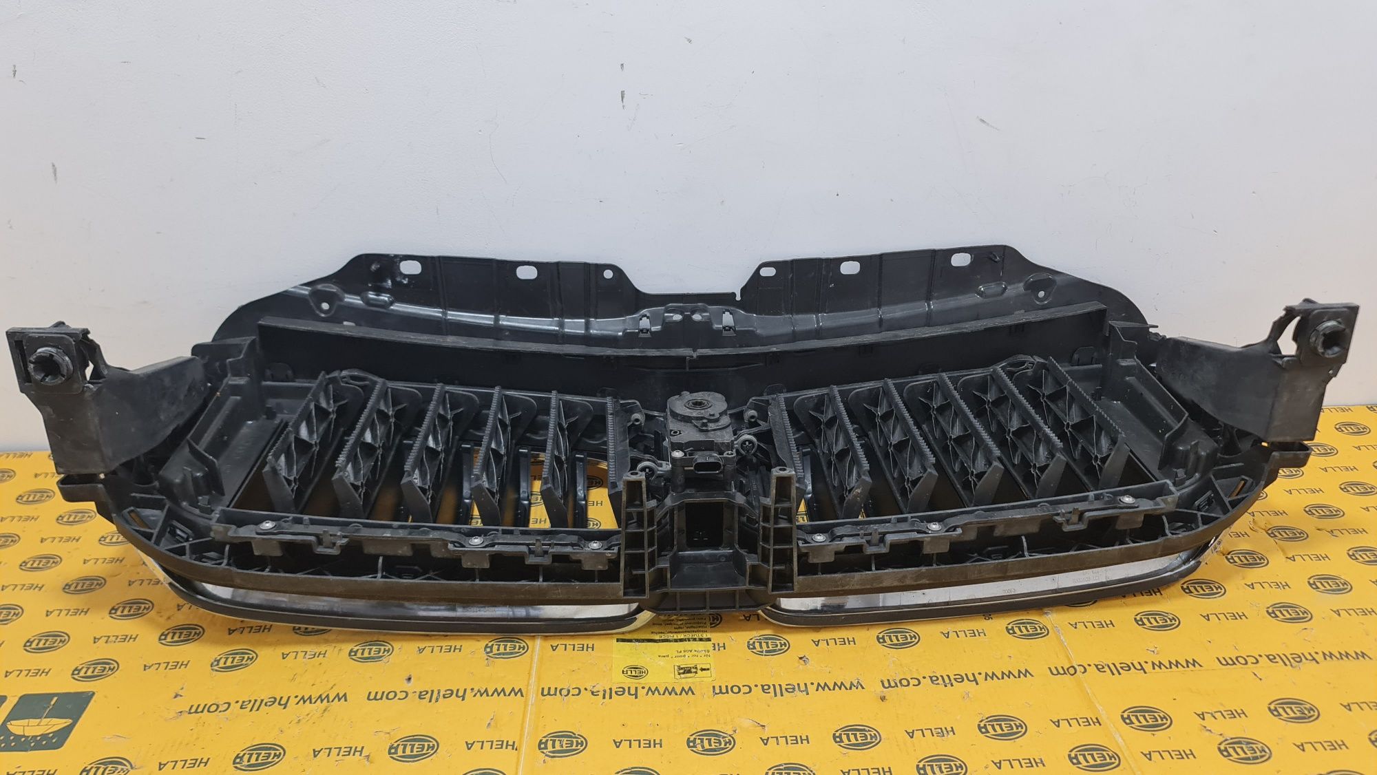 Grila masca radiator bara fata hota clapete BMW 5 g30 lci facelift