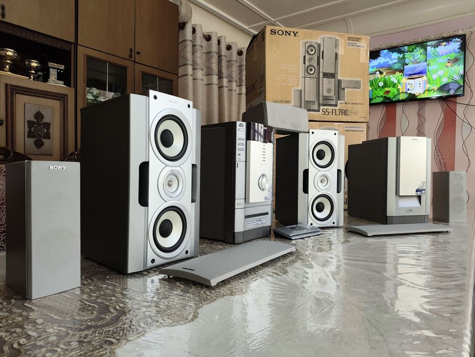 Orginal SONY muzikalniy sentr sotiladi yangi. pulti bor bass kuchli