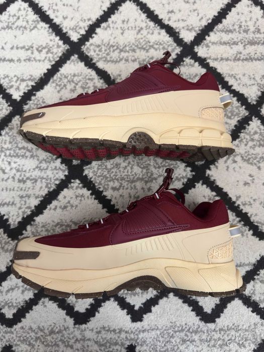 Nike Zoom Vomero 5 Roam Burgundy Team Gold Red Mar 43 Noi Fara Cutie
