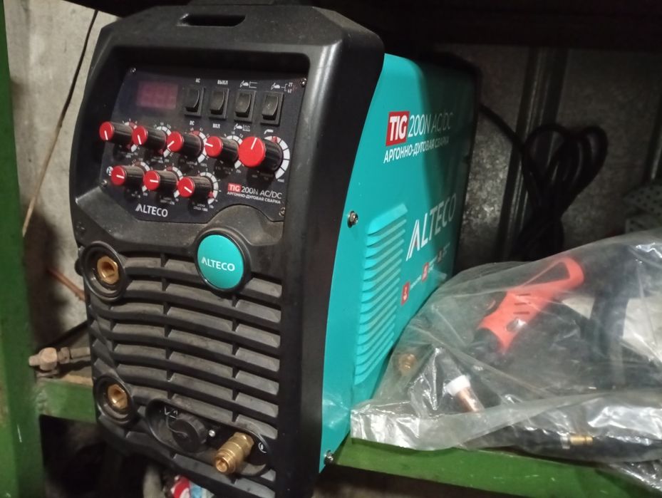 Продам сварочный аппарат Аргонно дуговая сварка