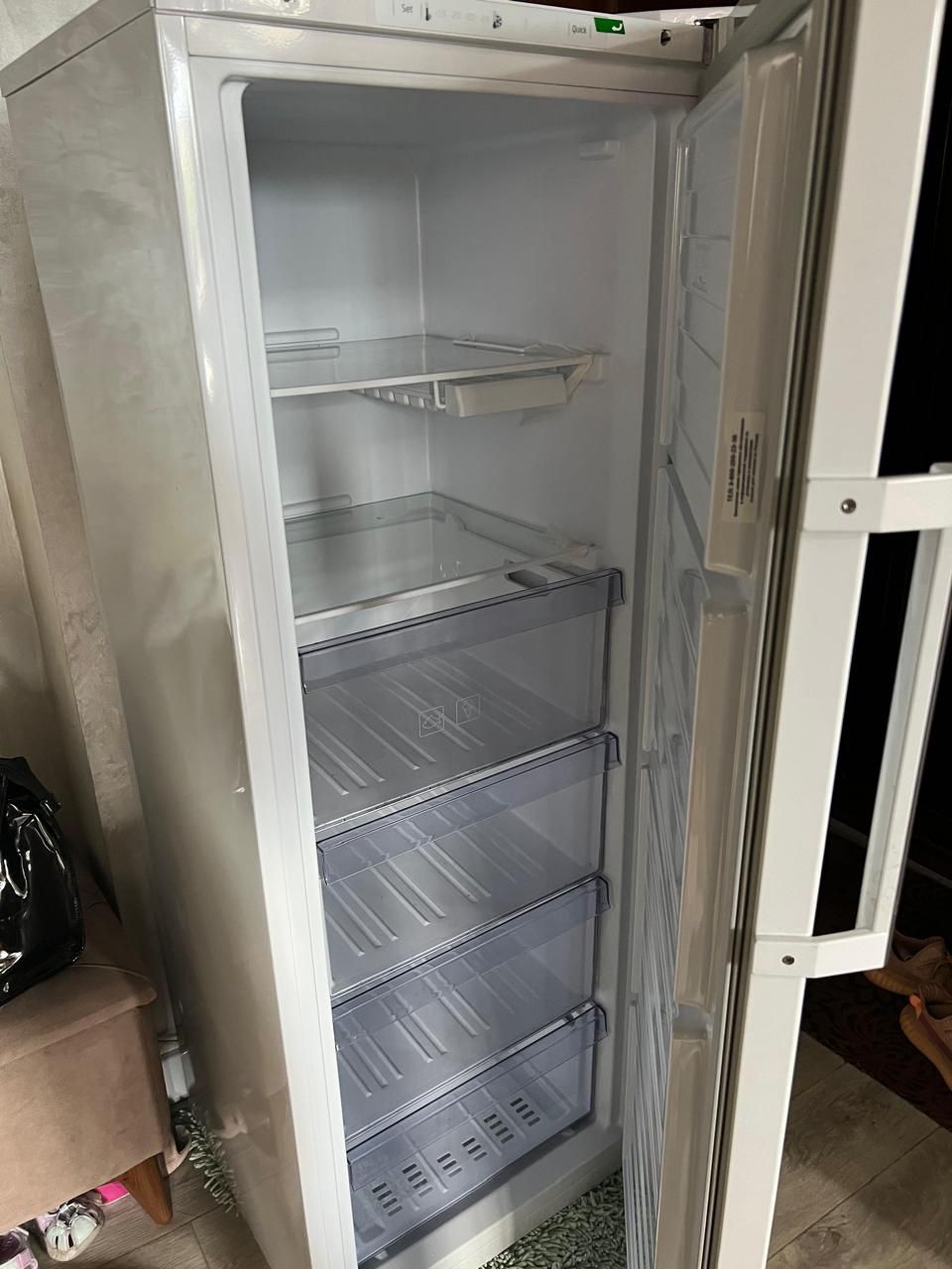 Срочно продаю Морозильную камеру Новую