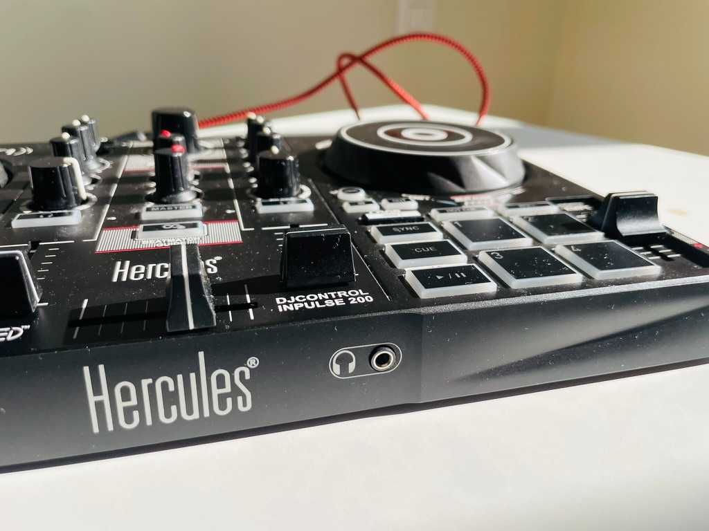 Hercules Inpulse 200 DJ Контролер/Миксер