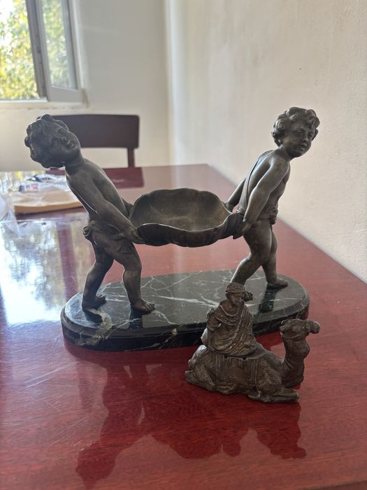 Statueta din antimoniu pe soclu de marmură