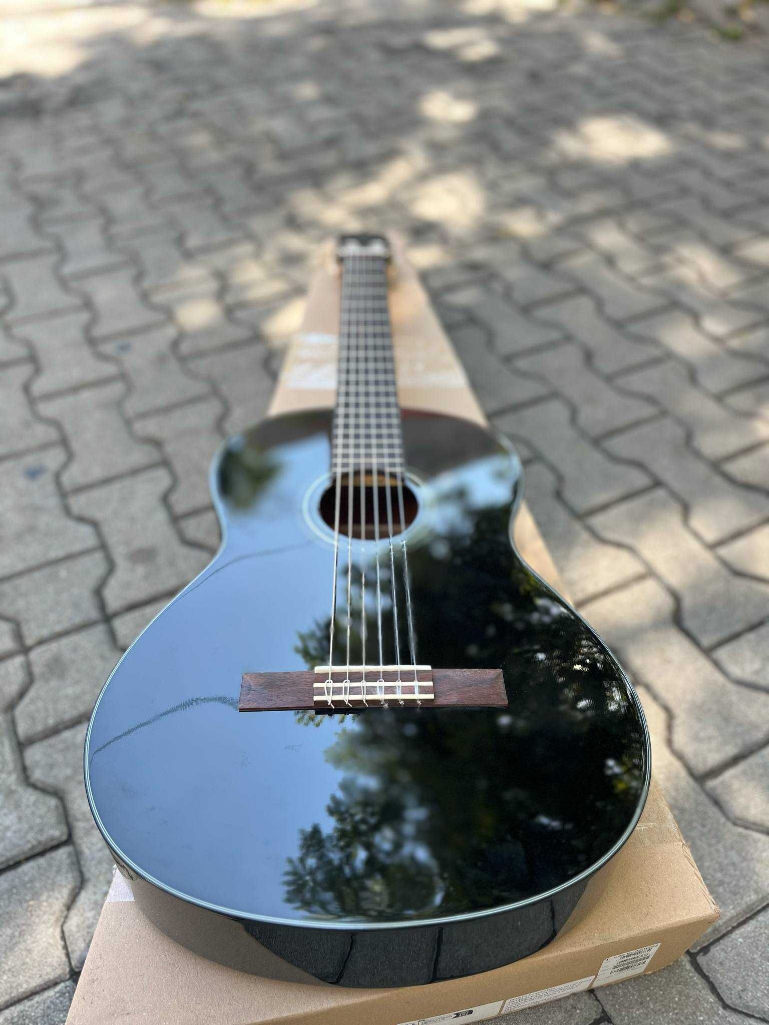 Класическа китара YAMAHA C40 Black / Чисто нова