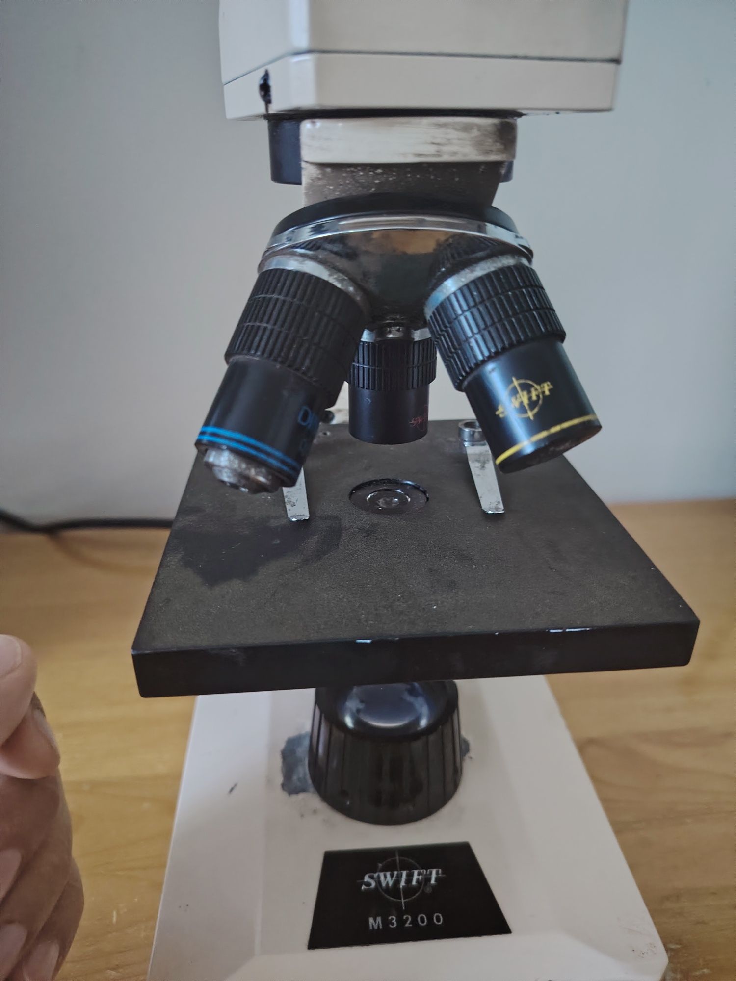 Microscop laborator Swift Japan M3200