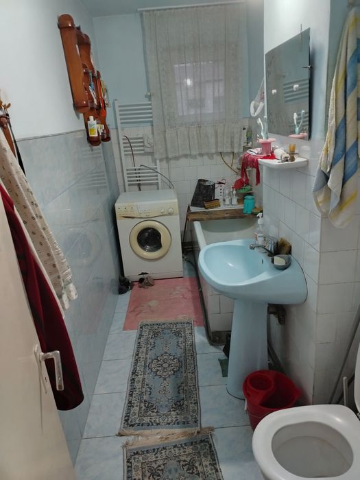 Vând apartament 3 camere decomandat