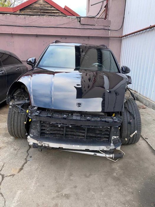 porsche cayenne 2018 AVARIAT