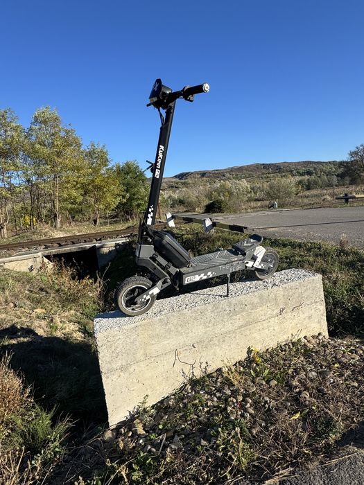 Se vinde trotineta electrica kukirin g2 stsre perfecta