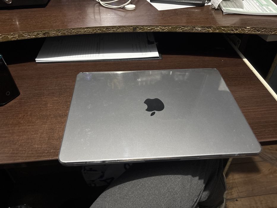 Продается Apple MacBook Air 2022 (M2,