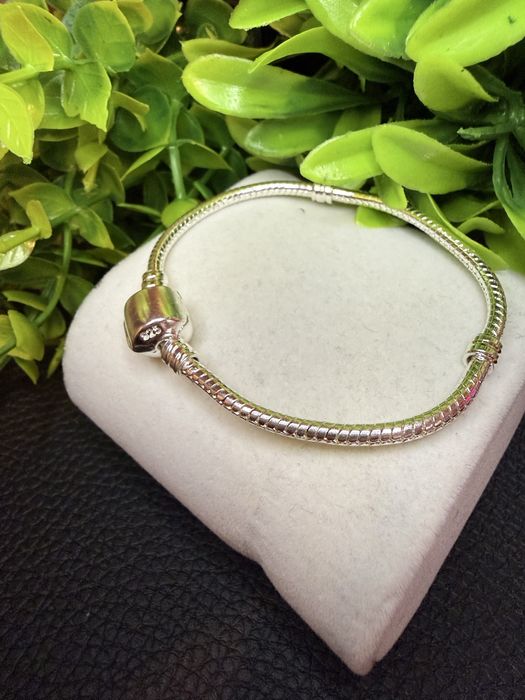 Гривни тип Пандора