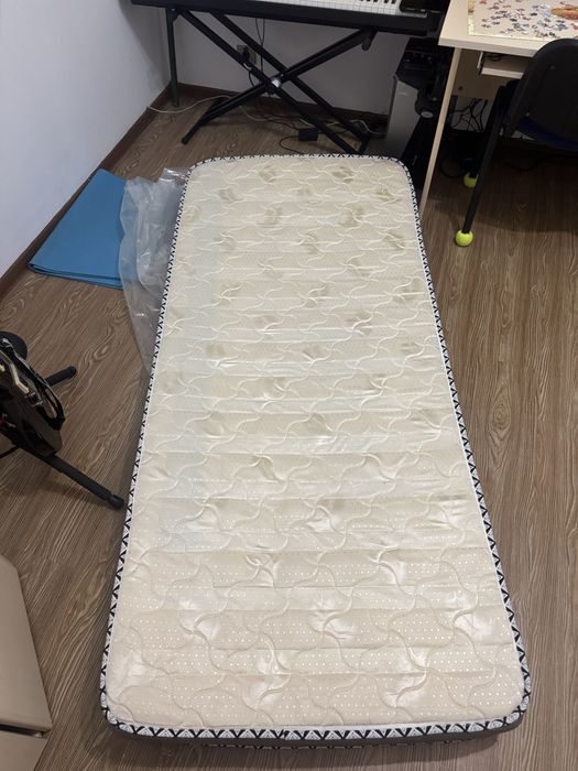 Матрас односпальный размер 90х200 в отличном состоянии