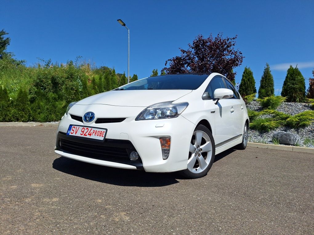 Toyota Prius Hybrid/2012/ Panoramic (solar) Bi-xenon/Navigație/Alb per