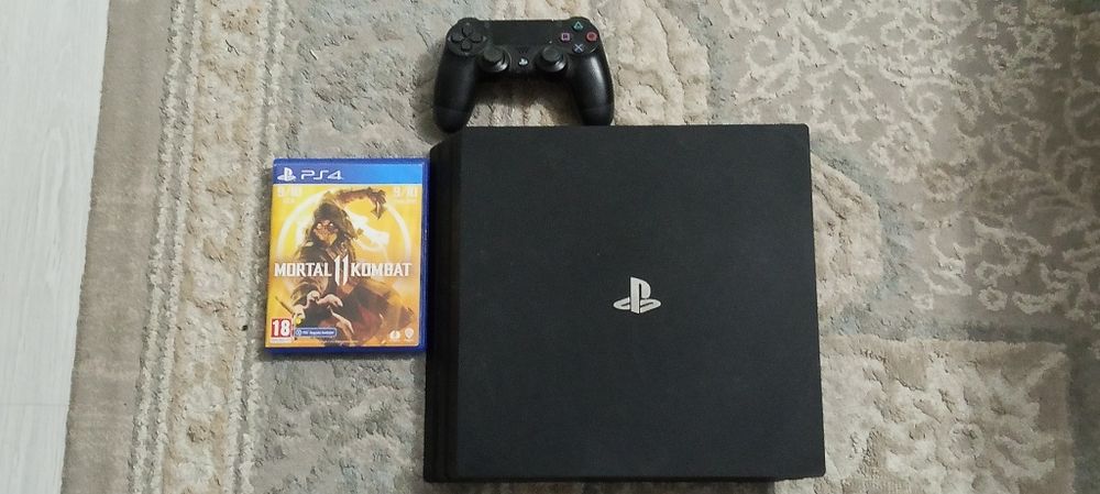 Ps 4 pro,с диском мортал комбат 11