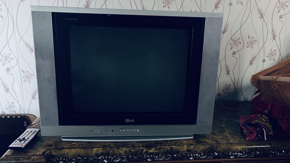Продам телевизор