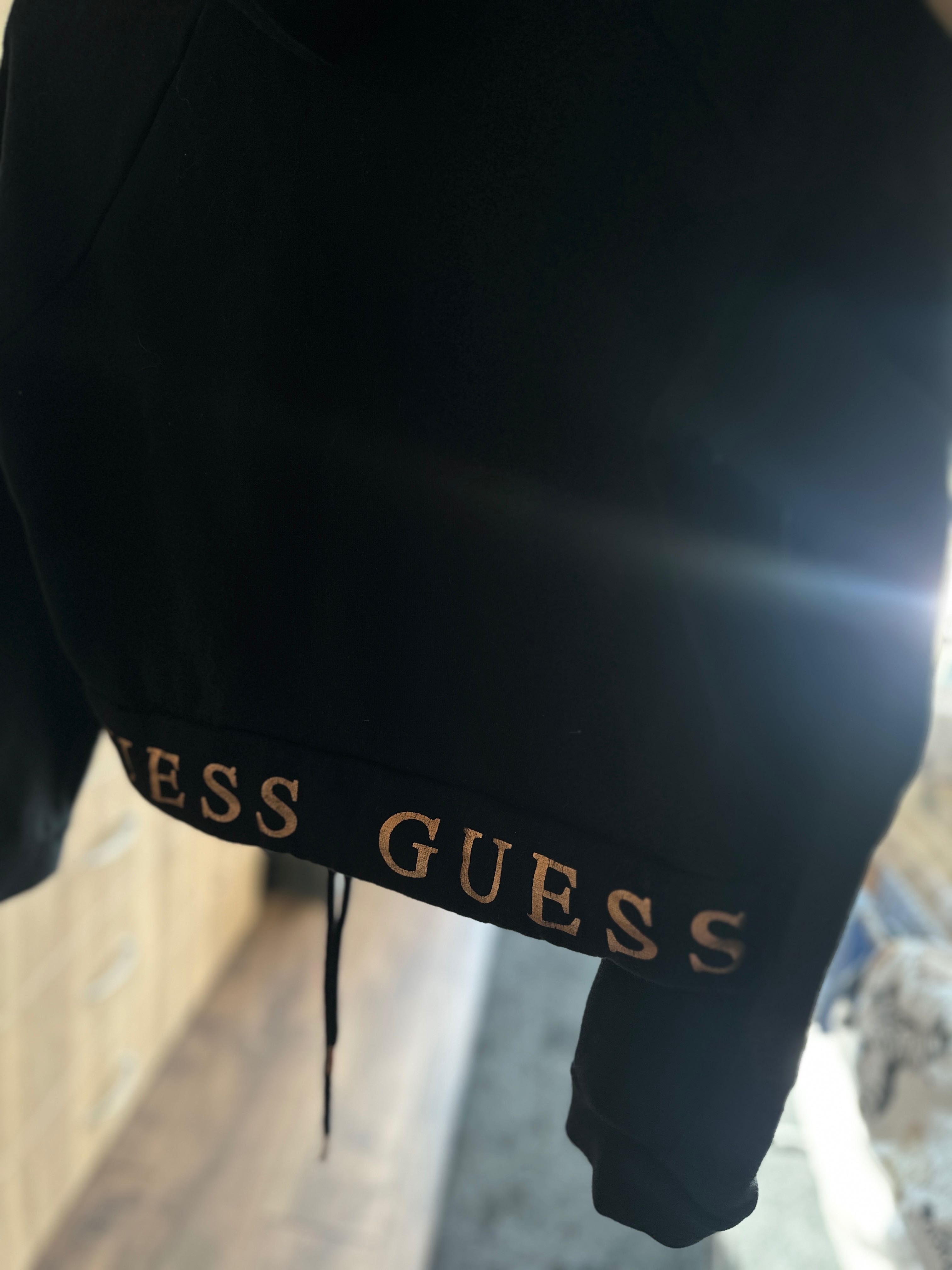 Guess черен суичър