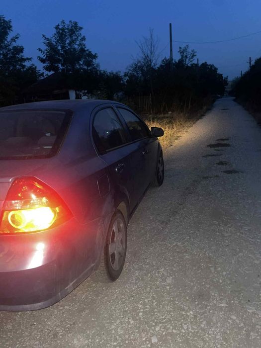 Vând Chevrolet aveo