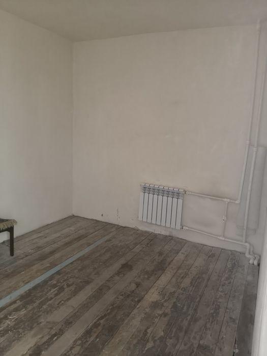 2 Хонали 4 Мик йулни юзида гиштли дом 1 этаж лакатция супер